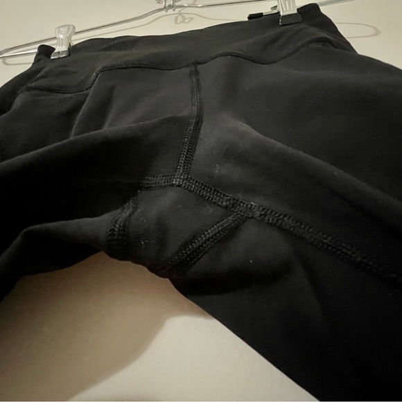 SOLD Lululemon mesh side capri - Picture 3 of 6